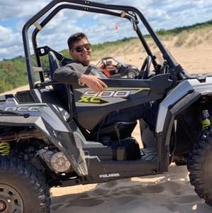 Meet your Posher, Sant